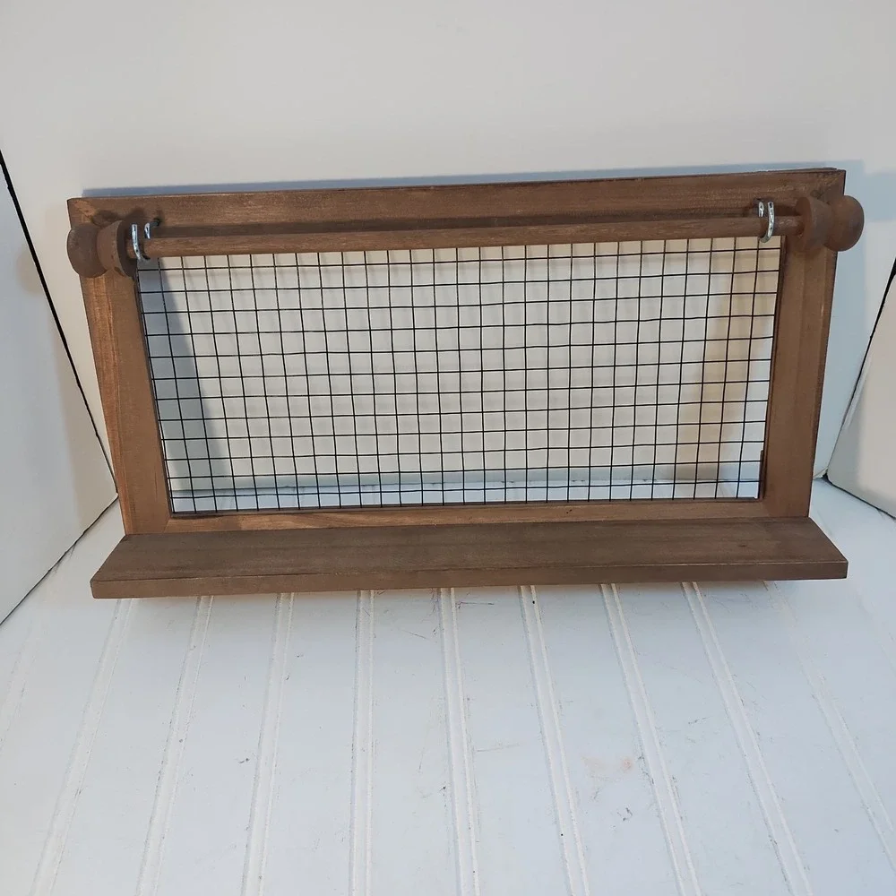 SoCal Buttercup Wooden Wall Mounted Jewelry Organizer Mesh Wire Hooks Rustic